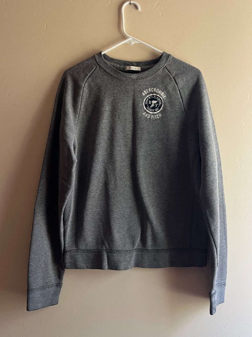 Abercrombie & Fitch Gray Muscle Crewneck Sweatshirt varsity preppy collegiate
